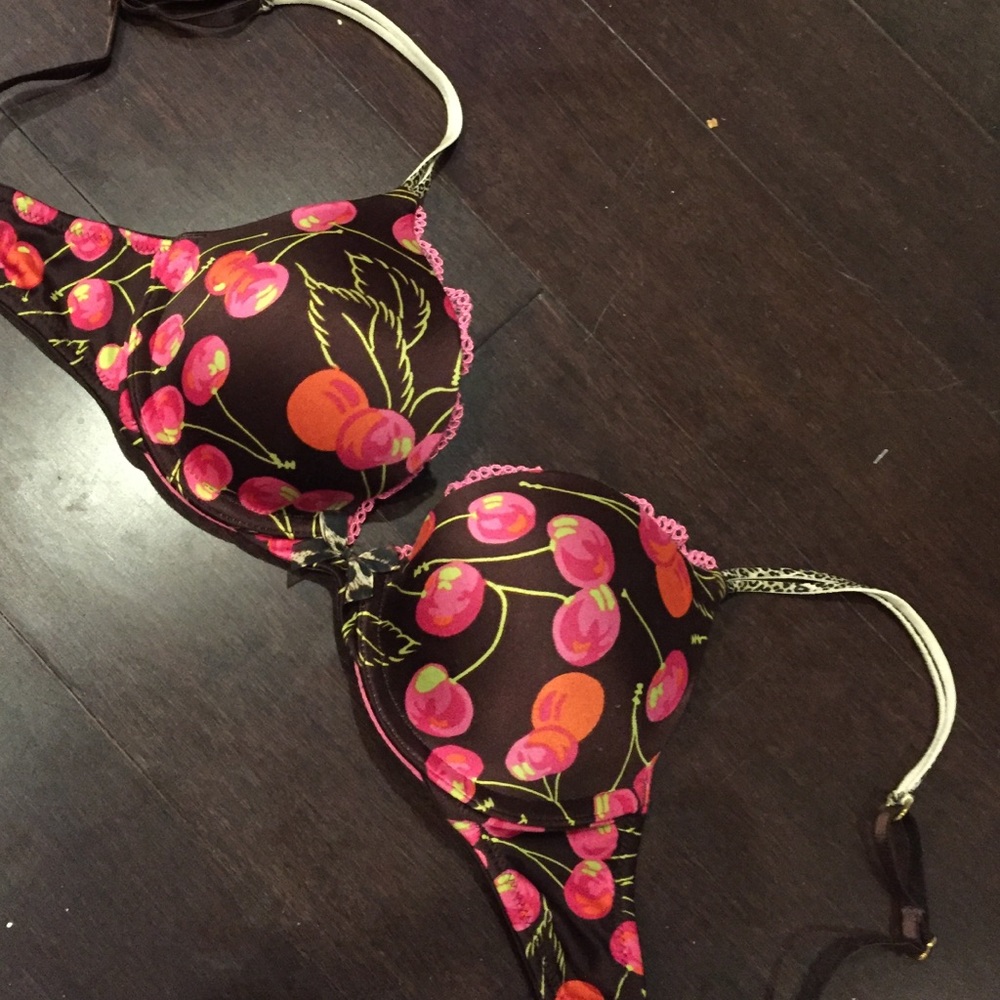 Victorias Secret Very Sexy 32B